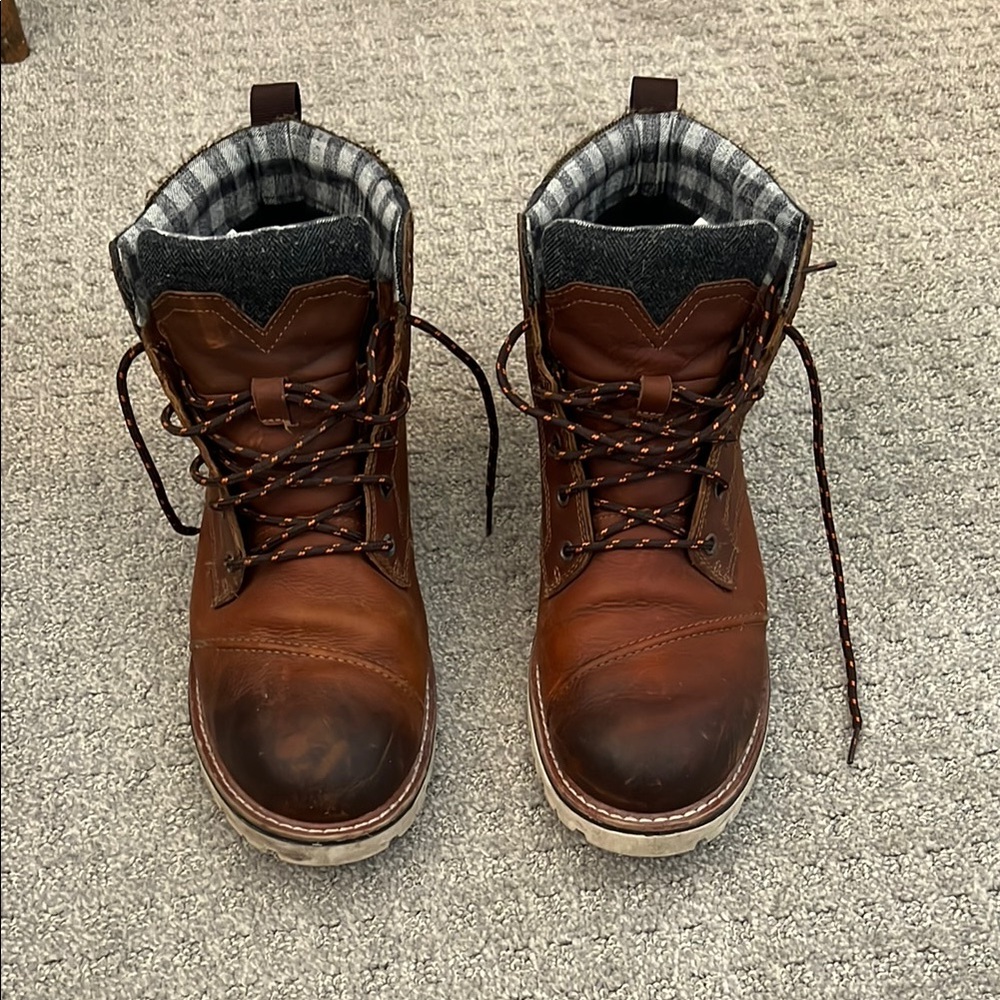 Toms Brown Boots with Rugged Leather and Lace-Up Design
